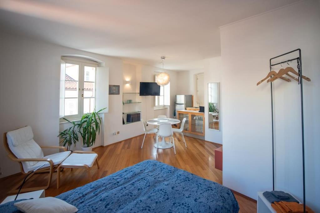 Torretta10 - Studio Apartment Трієст Екстер'єр фото